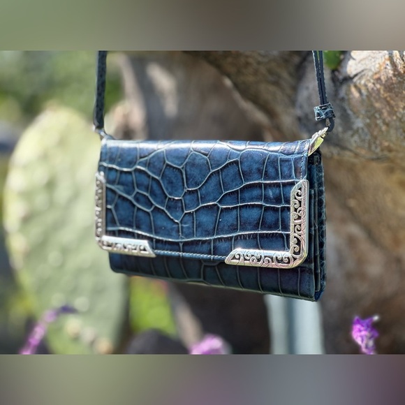 Brighton — Croc Embossed Leather Wallet - Picture 3 of 3